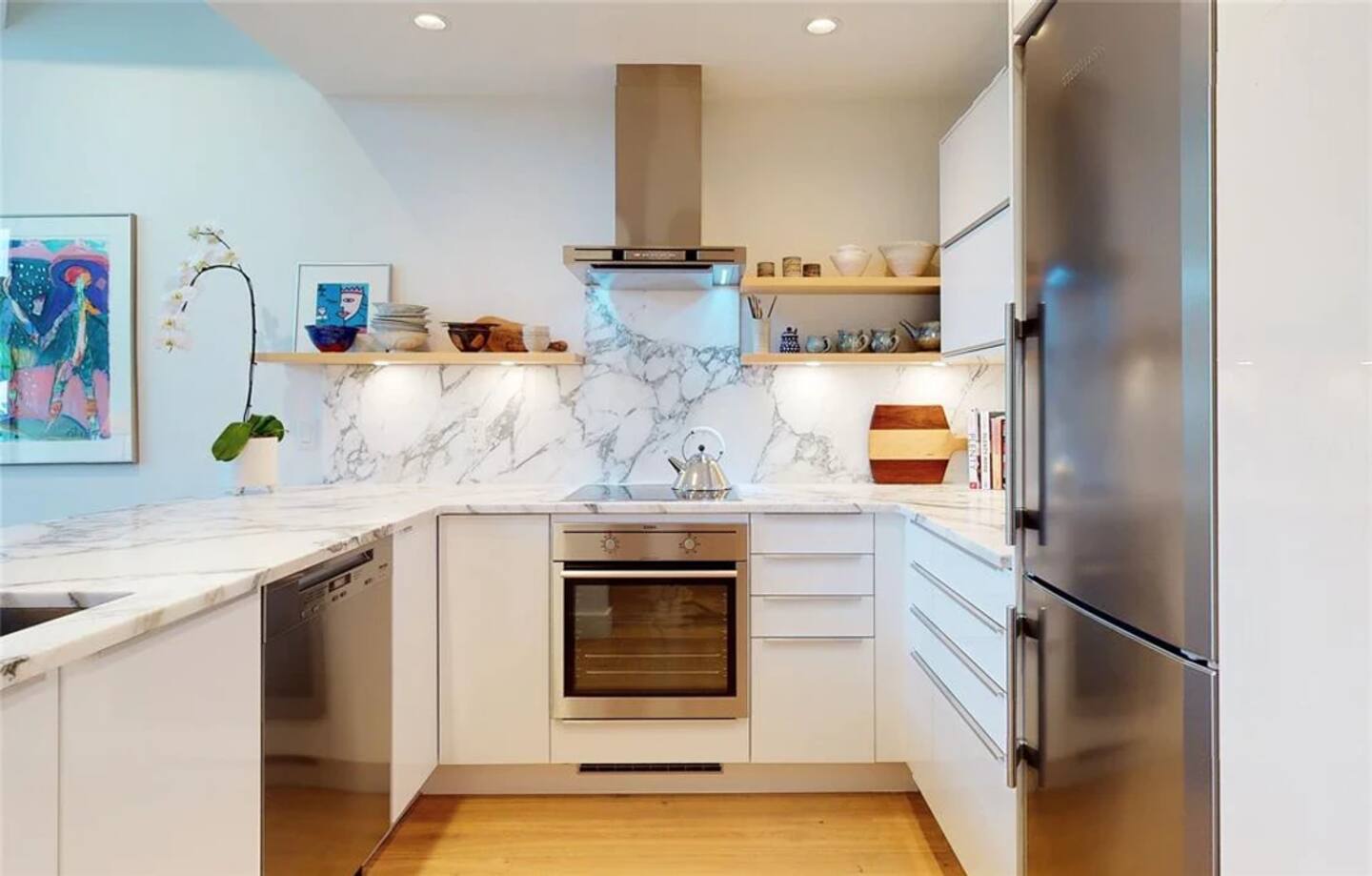 This is thekitchen before staging.